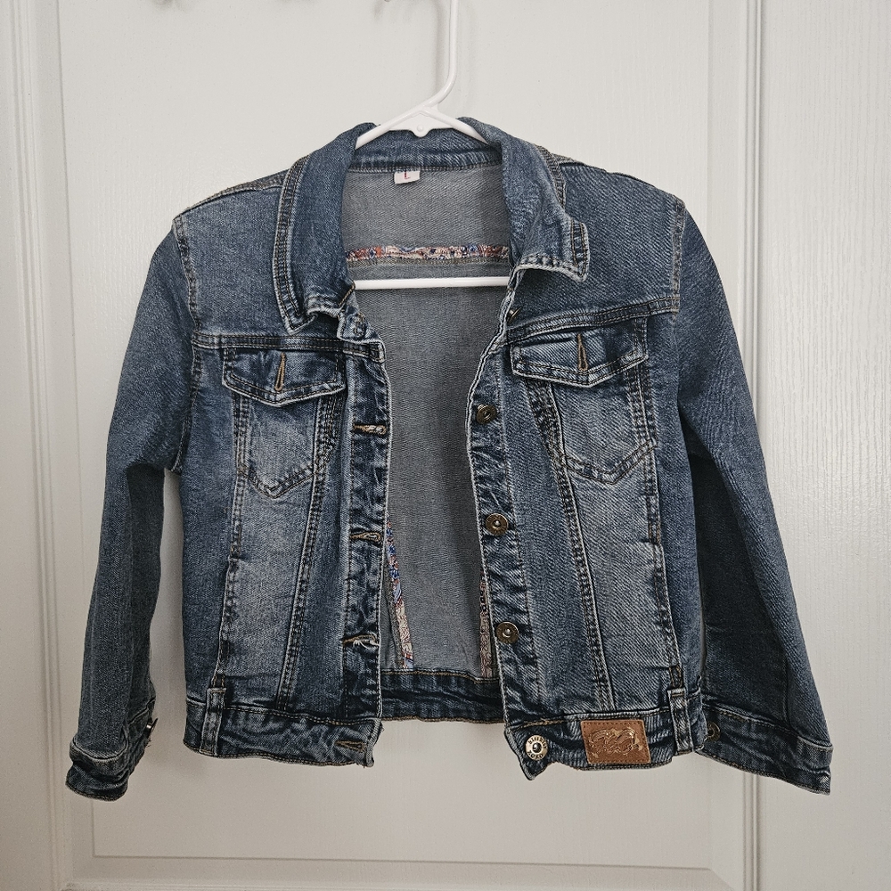 KissKiss Crop Denim Jean size L